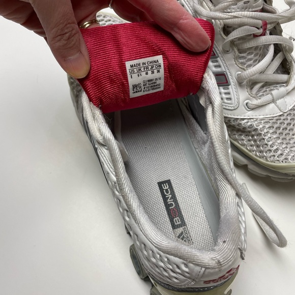 ADIDAS Bounce Womens size 8 white with red and silver. - Picture 6 of 6
